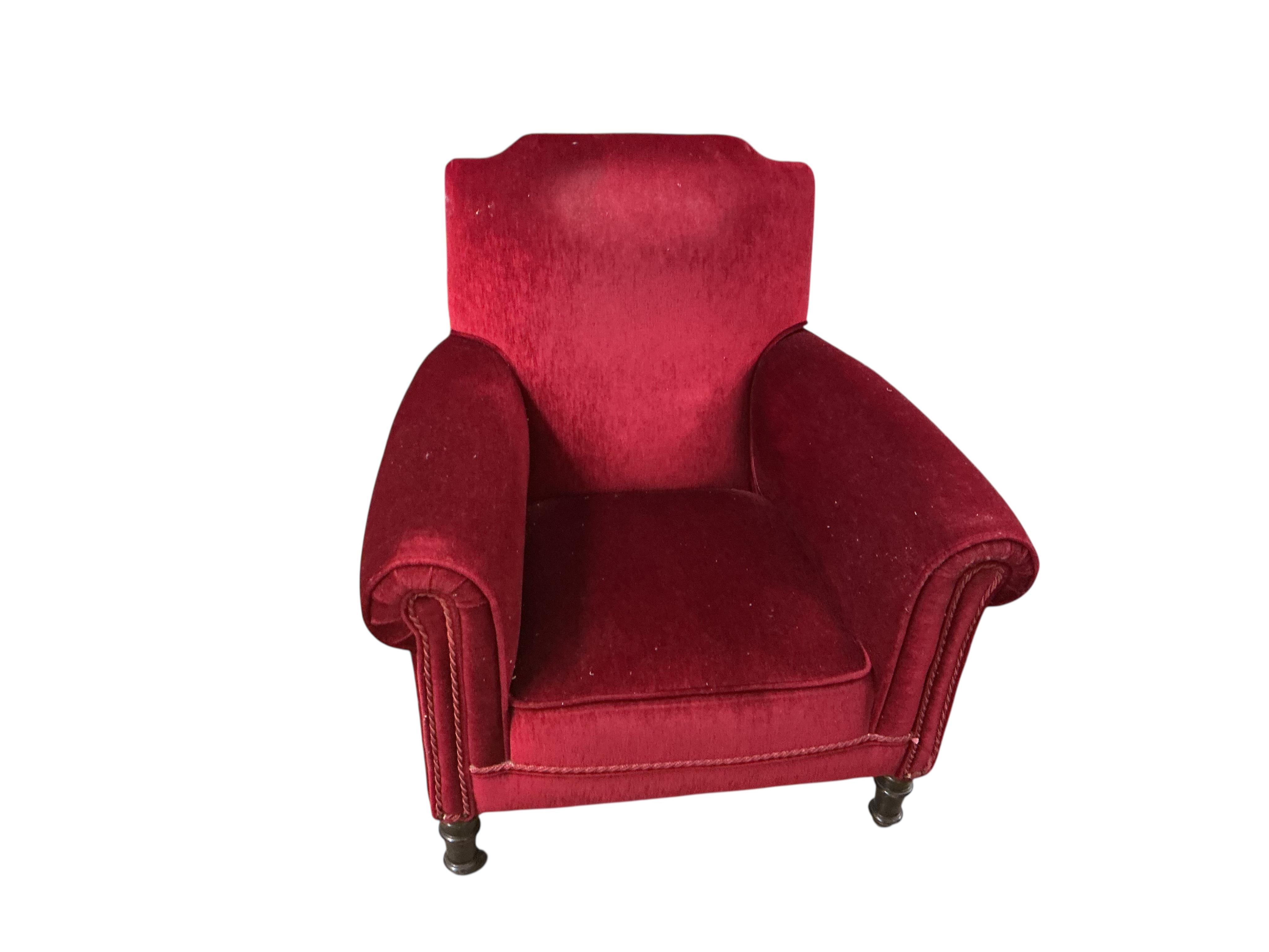 A late Victorian upholstered three piece suite, settee width 136cm, depth 80cm, height 90cm.